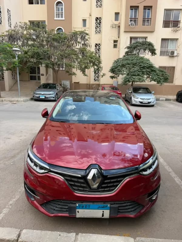 رينو ميجان 2022 تيربو سيجنتشر أحمر أوتوماتيك — مستعملة