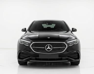  مرسيدس بنز  E200 2024 ايه ام جي أسود أوتوماتيك — مستعملة - 1