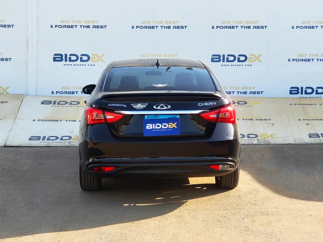 Chery اريزو 2022 هاي لاين أسود أوتوماتيك — مستعملة