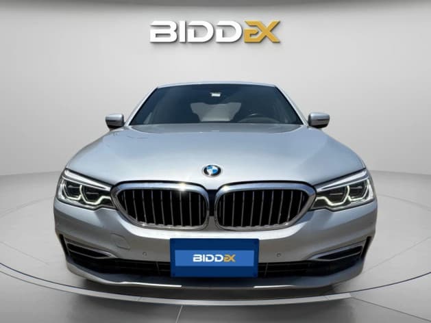 بي ام دبليو 520 2020