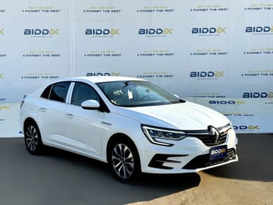 Renault Megane 2023 سيجنتشراس ار  أبيض أوتوماتيك — جديدة - 1