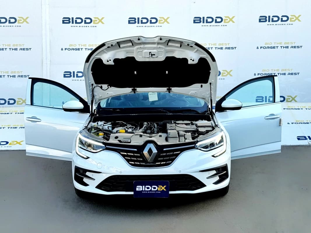 Renault Megane 2023 سيجنتشراس ار  أبيض أوتوماتيك — جديدة