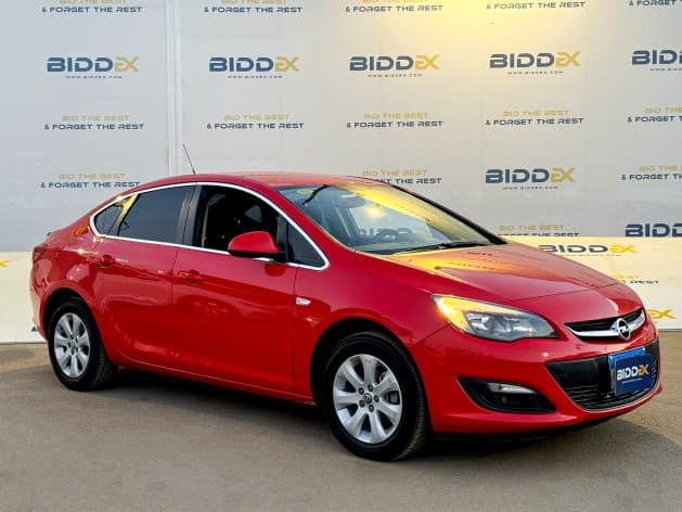 Opel Astra 2020 توب لاين أحمر أوتوماتيك — مستعملة
