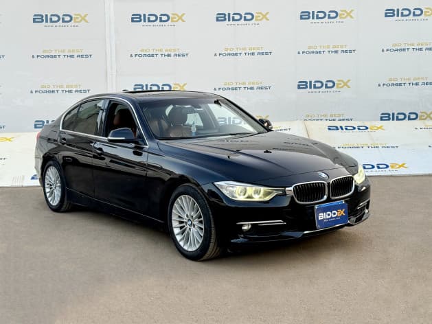 BMW 320i 2015 Luxury Black Automatic — Used