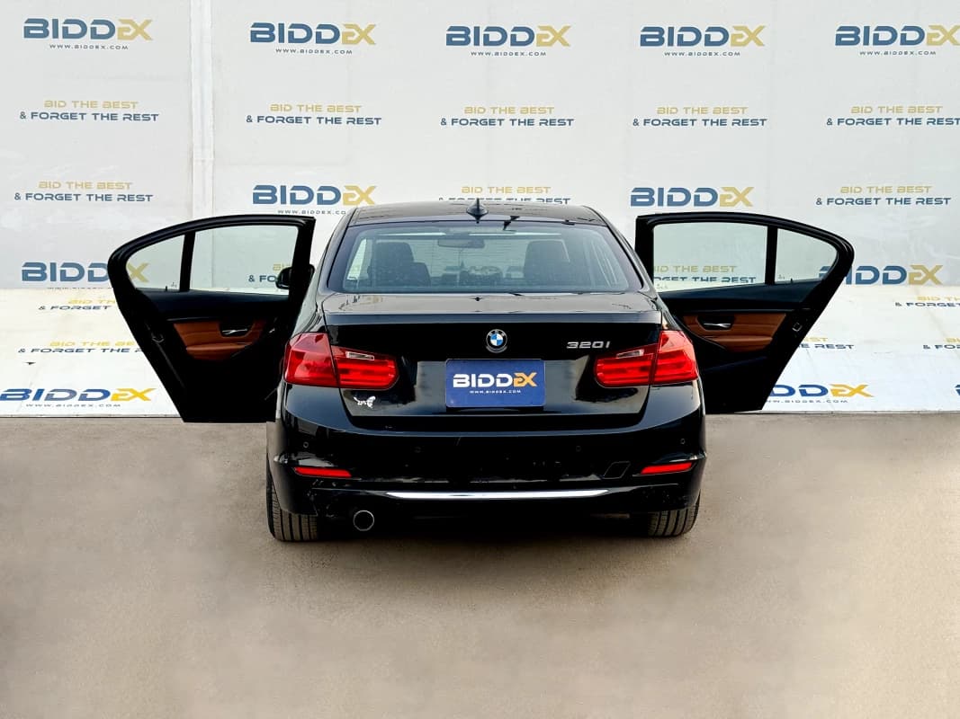 BMW 320i 2015 Luxury Black Automatic — Used