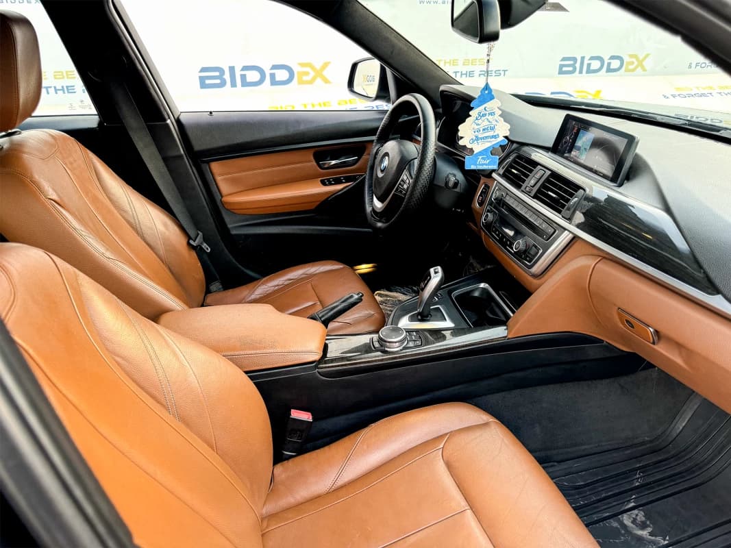 BMW 320i 2015 Luxury Black Automatic — Used