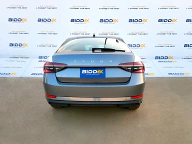 Skoda Superb 2024 امبيشن رمادي أوتوماتيك — جديدة - 4