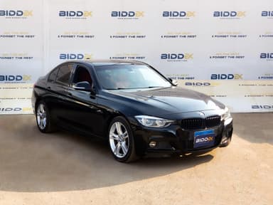 BMW 320i 2018 ام سبورت أسود أوتوماتيك — مستعملة - 1