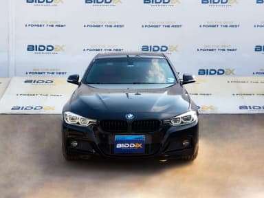 BMW 320i 2018 ام سبورت أسود أوتوماتيك — مستعملة - 2