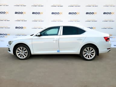 Skoda Superb 2024 امبيشن أبيض أوتوماتيك — جديدة - 3