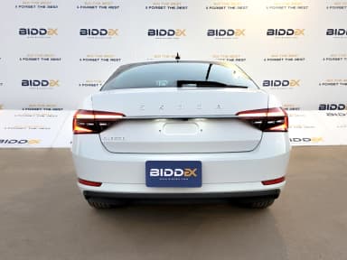 Skoda Superb 2024 امبيشن أبيض أوتوماتيك — جديدة - 4