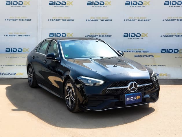Mercedes-Benz C200 2022 ايه ام جي أسود أوتوماتيك — مستعملة - 1