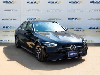 Mercedes-Benz C200 2022 ايه ام جي أسود أوتوماتيك — مستعملة - 1