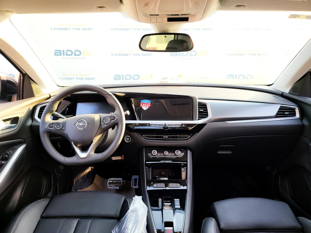 Opel Grand land 2024 توب لاين أبيض أوتوماتيك — جديدة