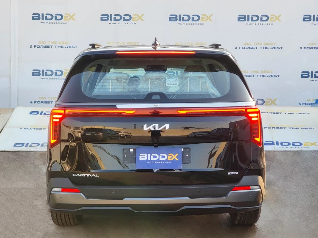 Kia Carnival 2025 جرافيتي أسود أوتوماتيك — جديدة