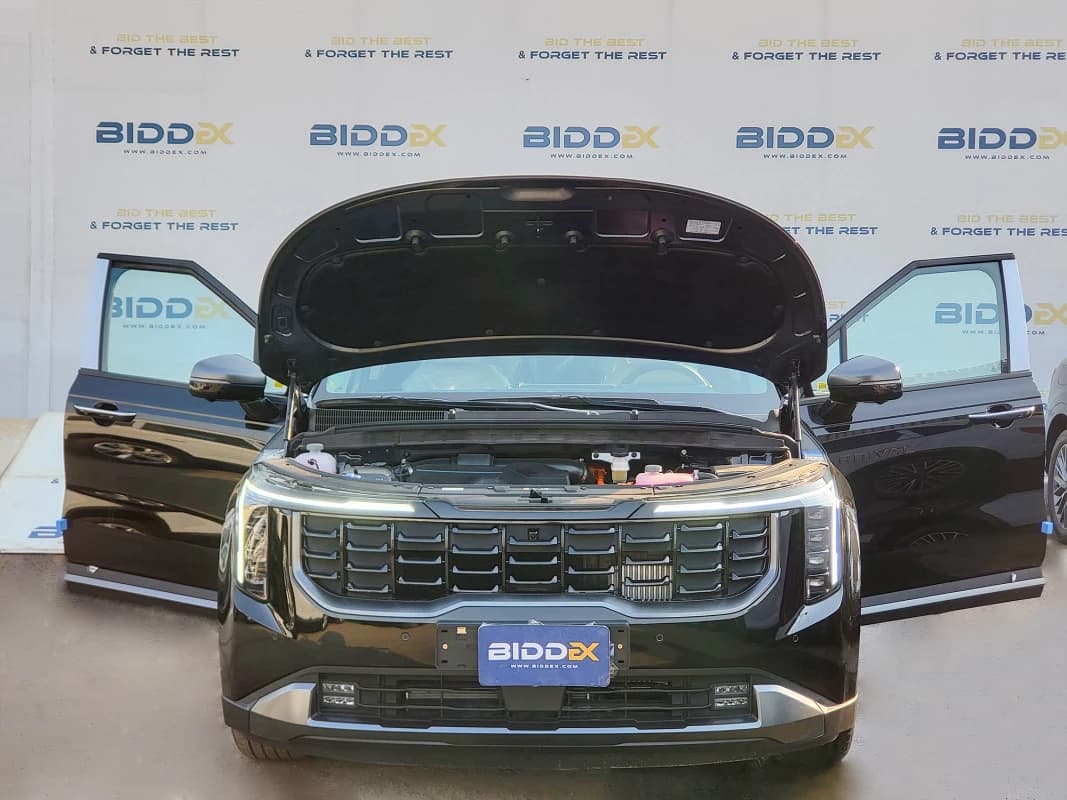 Kia Carnival 2025 جرافيتي أسود أوتوماتيك — جديدة
