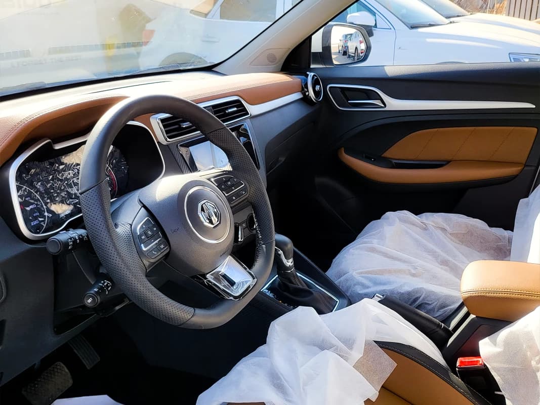 MG ZS 2025 كومفورت أبيض أوتوماتيك — جديدة