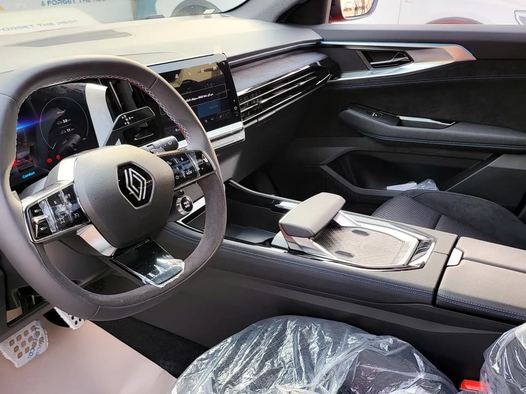 Renault Austral 2025 ايسبرت البين أحمر أوتوماتيك — جديدة