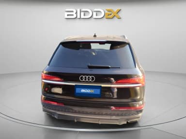 أودي Q7 2024 اس-لاين أسود أوتوماتيك — مستعملة - 2
