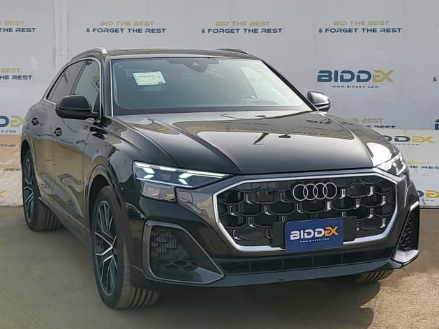 Audi Q8 2024 اس لاين أسود أوتوماتيك — جديدة