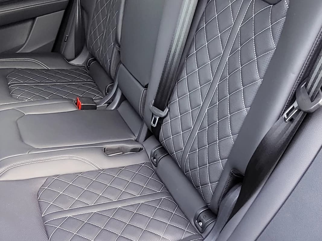 Audi Q8 2024 اس لاين أسود أوتوماتيك — جديدة