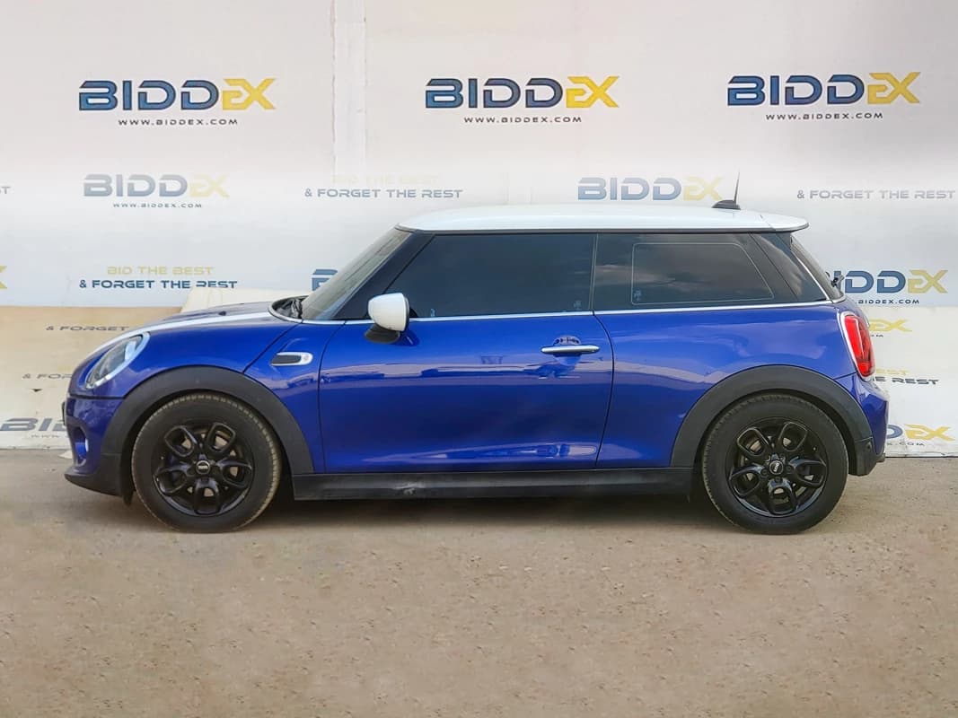 Mini Cooper S 2021 اس أزرق أوتوماتيك — مستعملة