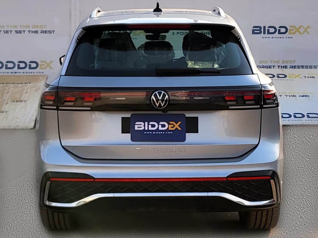 Volkswagen Tiguan 2024 ار لاين فضي أوتوماتيك — جديدة