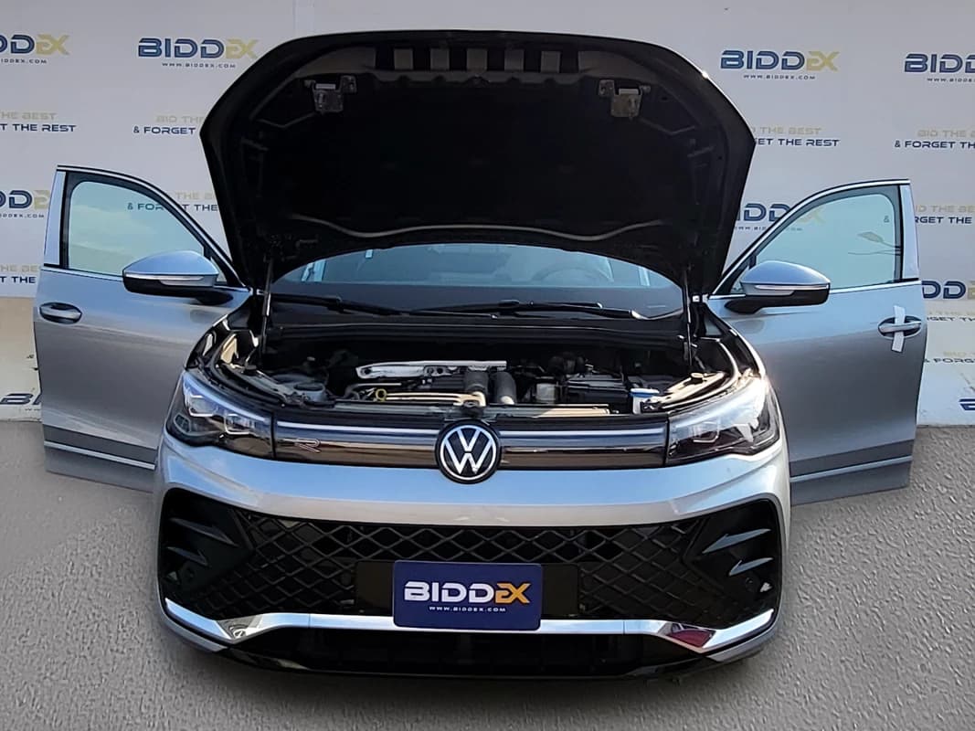 Volkswagen Tiguan 2024 ار لاين فضي أوتوماتيك — جديدة