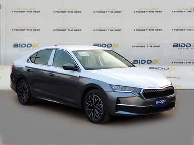 سكودا Octavia A8 2025 لاونج رمادي أوتوماتيك — جديدة - 1