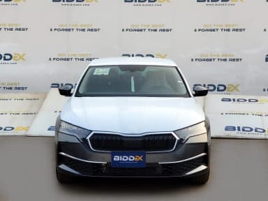 سكودا Octavia A8 2025 لاونج رمادي أوتوماتيك — جديدة - 2