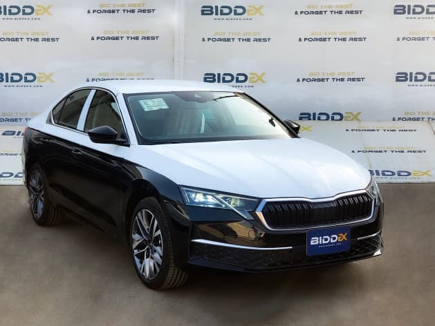 Skoda Octavia A8 2025 Suite Black Automatic — New - 1