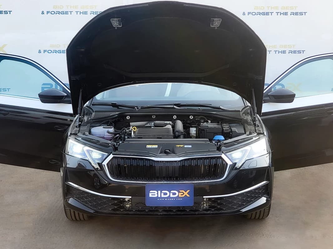 Skoda Octavia A8 2025 Suite Black Automatic — New