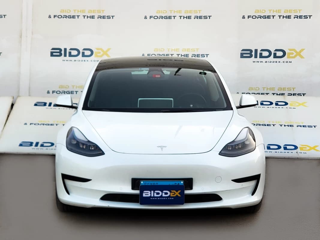 Tesla 3 Model 2022  أبيض أوتوماتيك — مستعملة