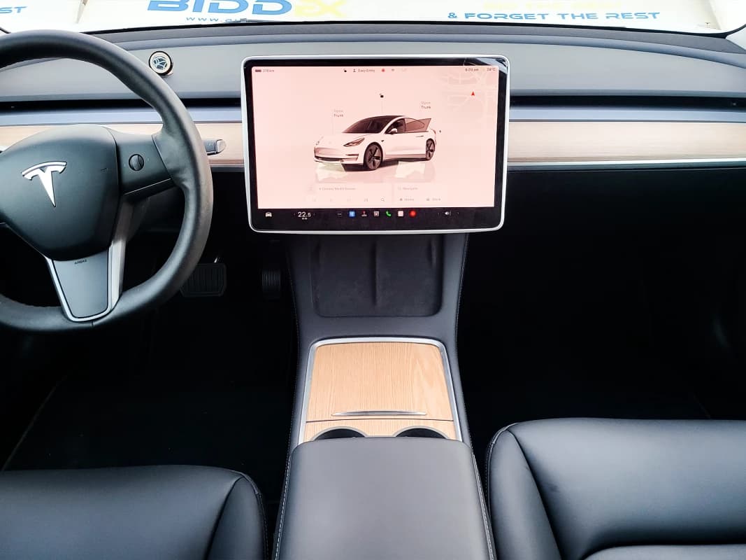 Tesla 3 Model 2022  أبيض أوتوماتيك — مستعملة