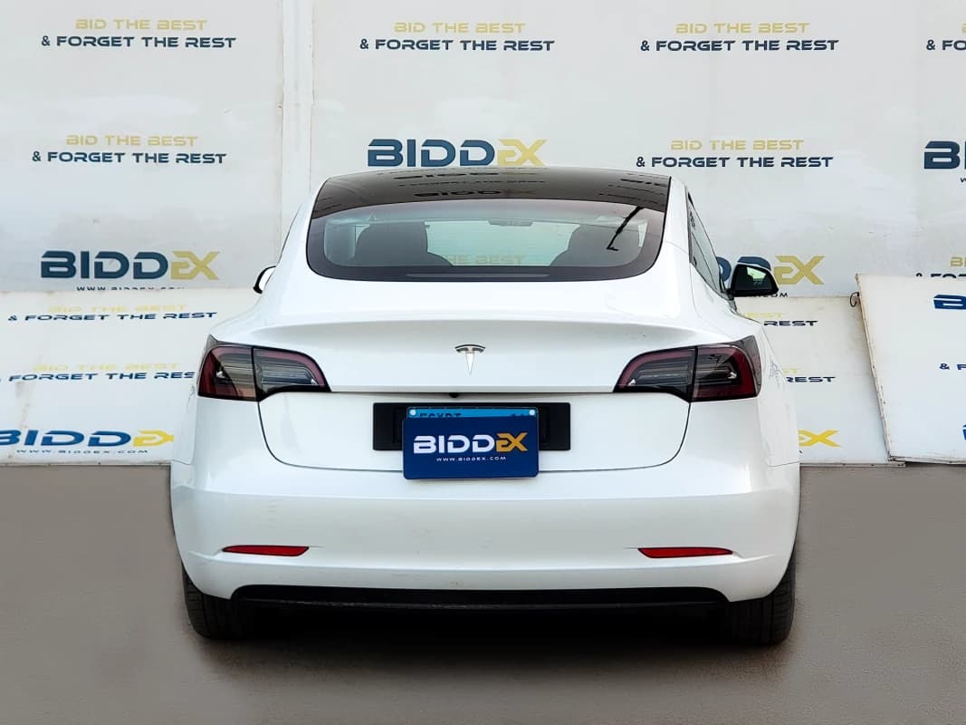 Tesla 3 Model 2022  أبيض أوتوماتيك — مستعملة