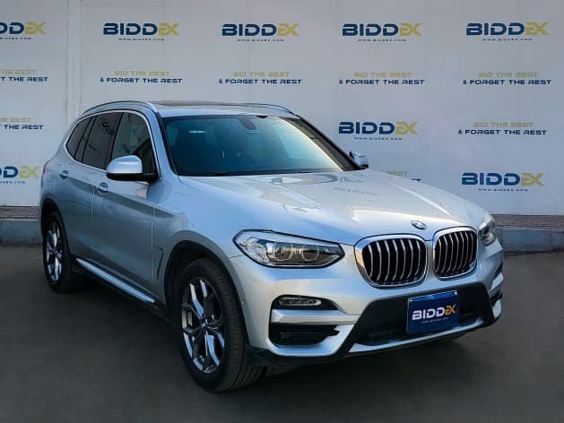 BMW X3 2019  فضي أوتوماتيك — مستعملة - 1
