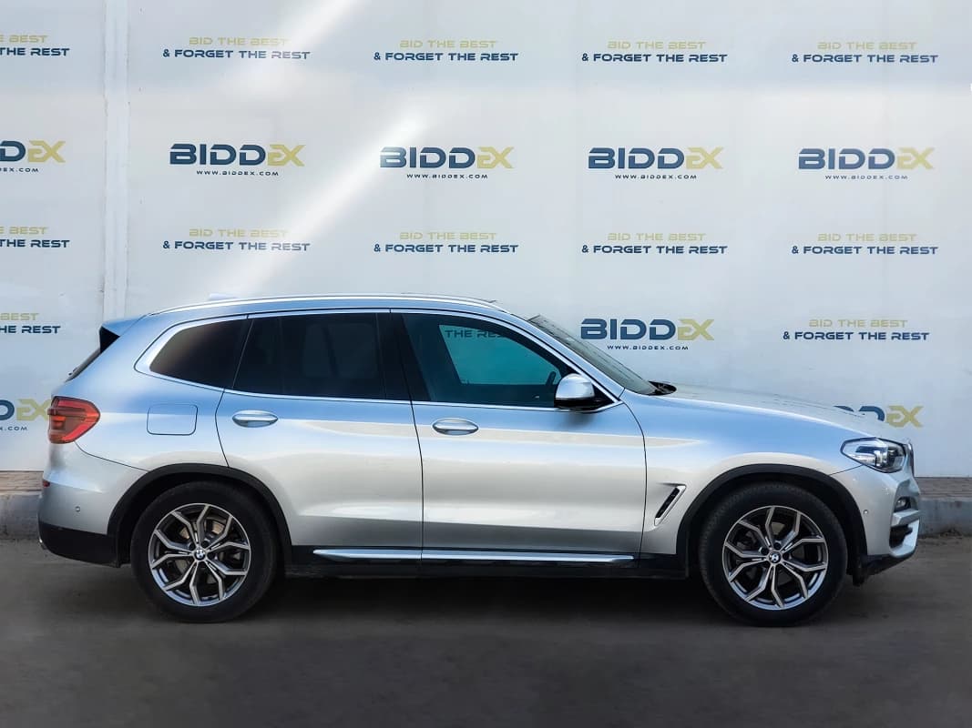 BMW X3 2019  فضي أوتوماتيك — مستعملة