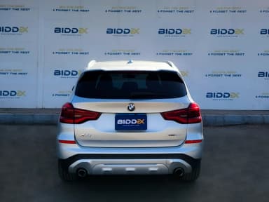 BMW X3 2019  فضي أوتوماتيك — مستعملة - 4
