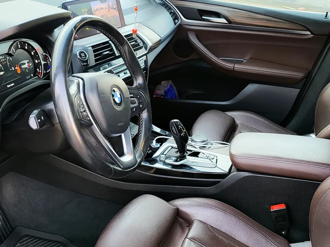 BMW X3 2019  فضي أوتوماتيك — مستعملة