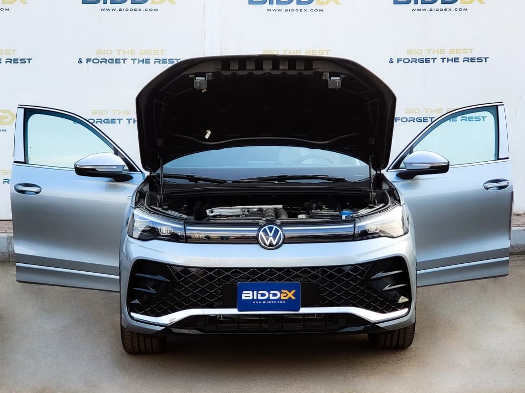 Volkswagen Tiguan 2024 ار لاين فضي أوتوماتيك — جديدة