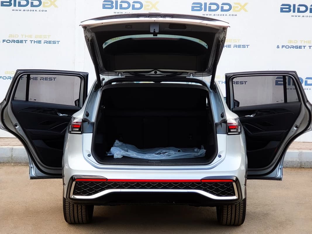 Volkswagen Tiguan 2024 ار لاين فضي أوتوماتيك — جديدة