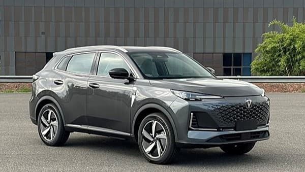 مواصفات سيارة شانجان CS55 PLUS موديل 2025 هجين PHEV