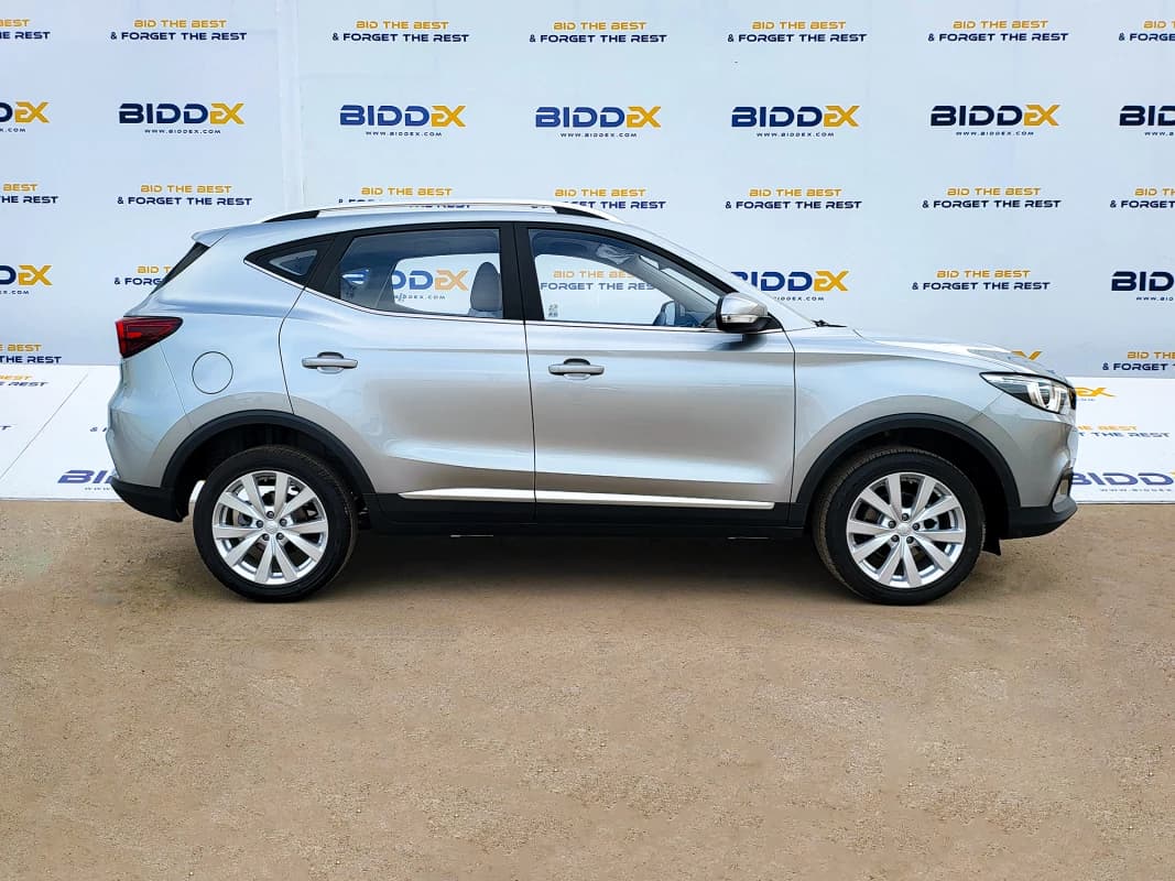 MG ZS 2024 كومفورت فضي أوتوماتيك — جديدة