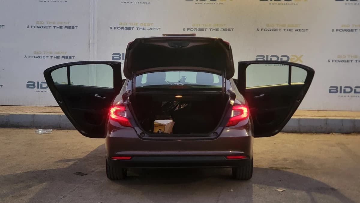Fiat Tipo 2021  بني أوتوماتيك — مستعملة