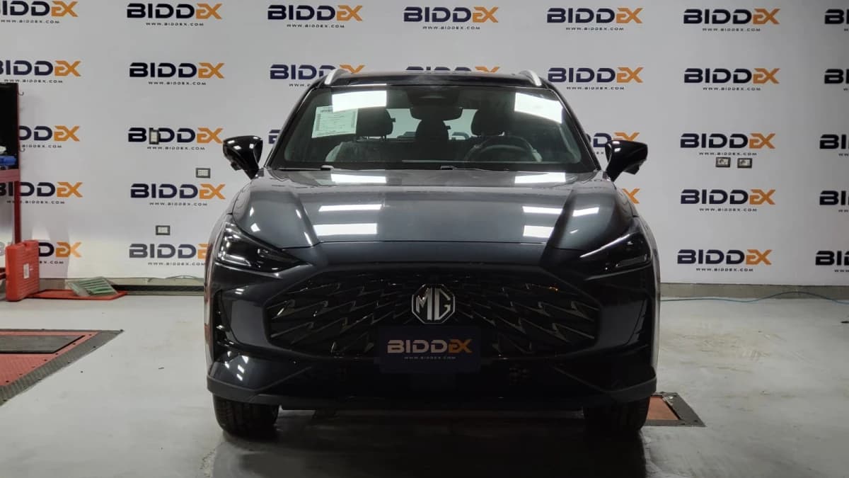 MG واحد 2025 لاكشري رمادي أوتوماتيك — جديدة