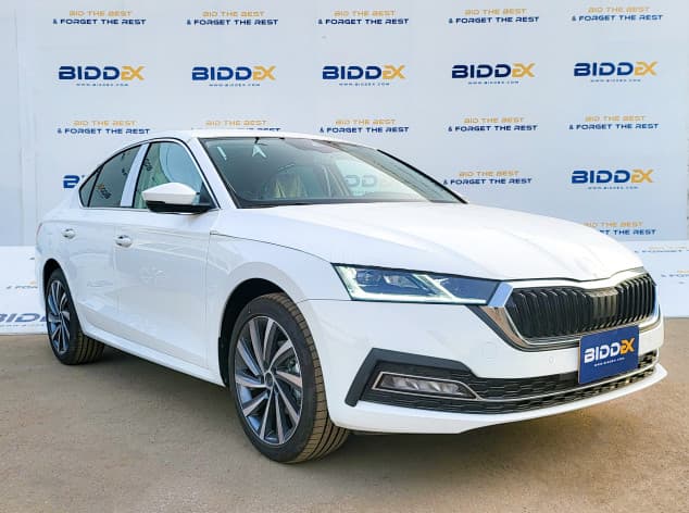 Skoda Octavia A8 2024 ستايل بلس أبيض أوتوماتيك — جديدة