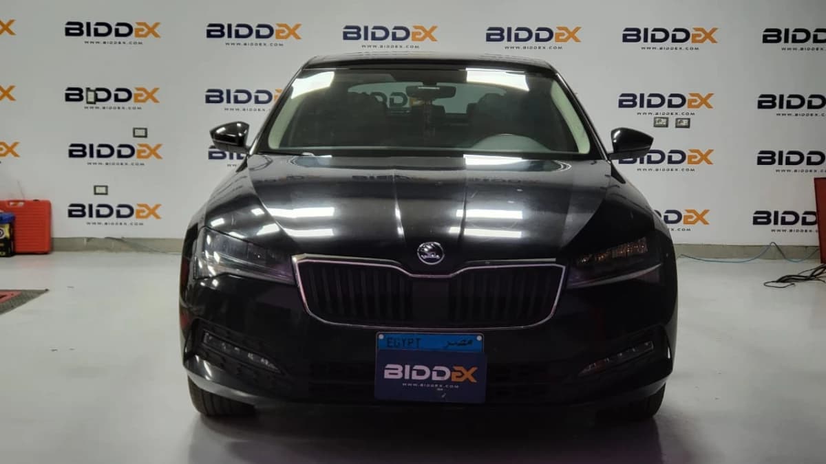 Skoda Superb 2022 امبيشن أسود أوتوماتيك — جديدة