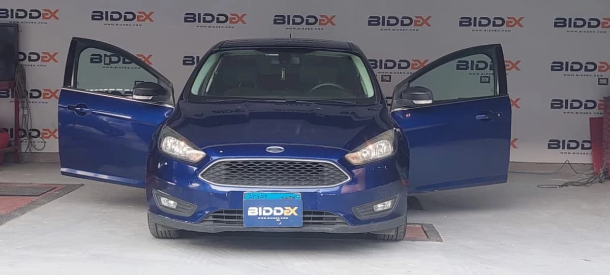 Ford Focus 2017 اول فئة  أزرق أوتوماتيك — مستعملة