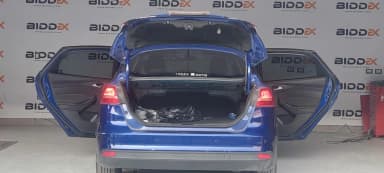 Ford Focus 2017 اول فئة  أزرق أوتوماتيك — مستعملة - 4