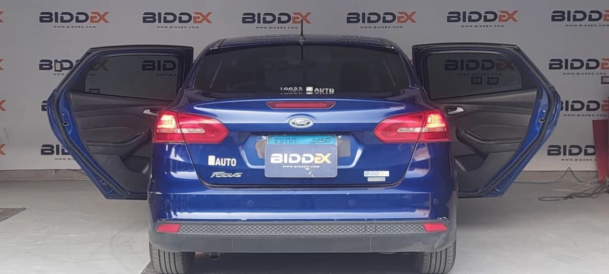 Ford Focus 2017 اول فئة  أزرق أوتوماتيك — مستعملة